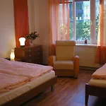 Apartmán Grand 220m2 Old Town Apartment, 5br,2ba,2wc, Sleeps 15 *