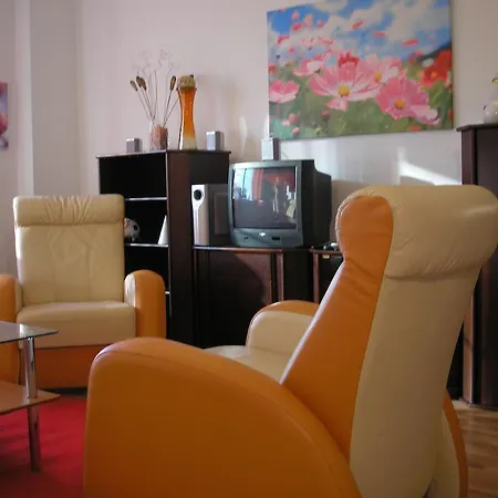 דירה Grand 220m2 Old Town Apartment, 5br,2ba,2wc, Sleeps 15 ברטיסלאבה
